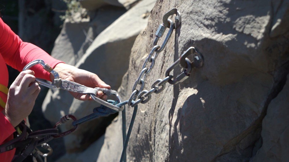 Cleaning climbing anchor
