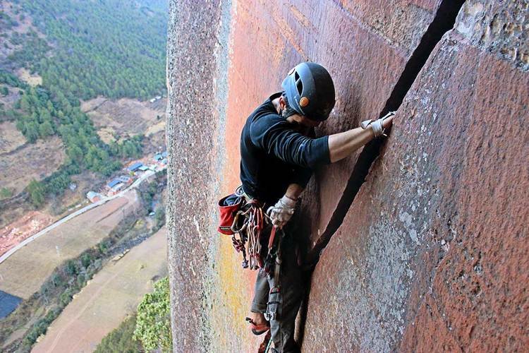 progression of rock climbing - trad climbing