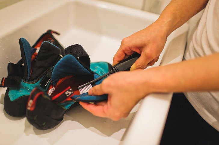 How to get rid of the stench in your climbing shoes